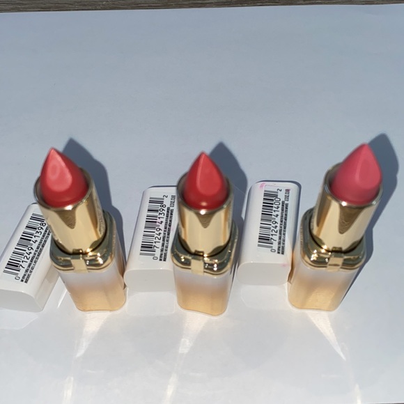 L'Oreal Paris Age Perfect Satin Lipstick with Precious Oils, 204 Spring Coral - Picture 2 of 10